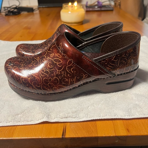 Brown with gold writing size 38 (7.5) Dansko clogs lightly worn - Picture 9 of 9